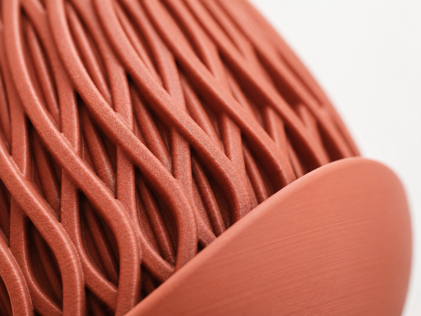 LYRA Pflanztopf mit Untersetzer – 3D-gedruckter Design-Übertopf mit Flechtstruktur